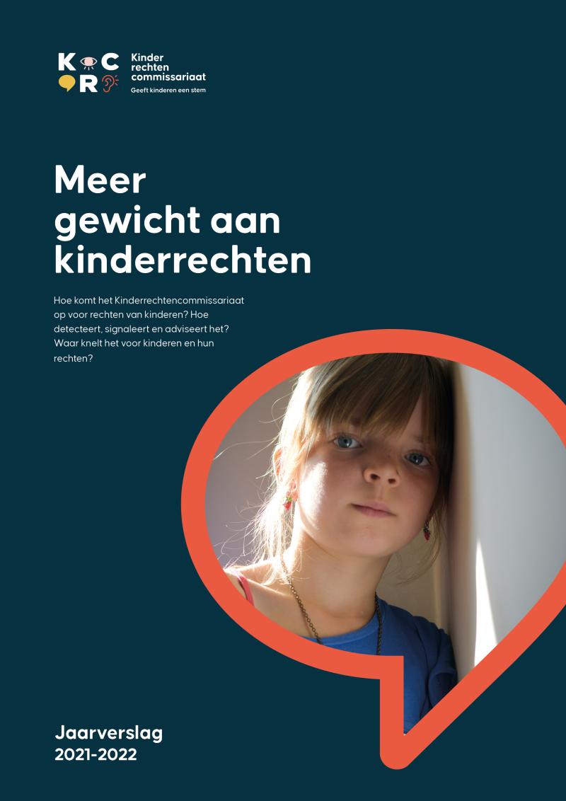 Cover Jaarverslag 2021-2022 'Meer gewicht aan kinderrechten'