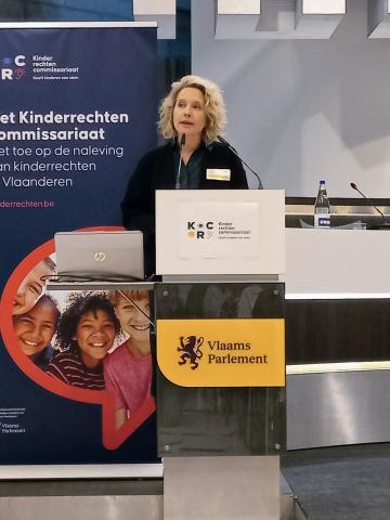 Kinderrechtencommissaris Caroline Vrijens opent de studiedag  'Het kind weegt te licht'